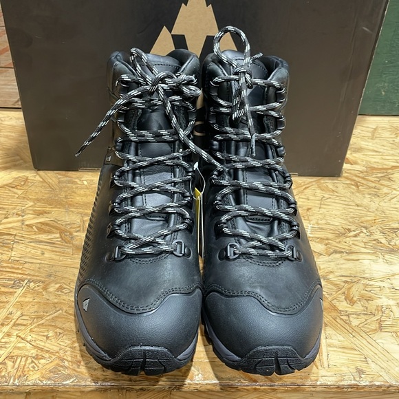 Brand new in box Vasque St. Elias Gore-Tex waterproof boot with Vibram sole. - Picture 4 of 7